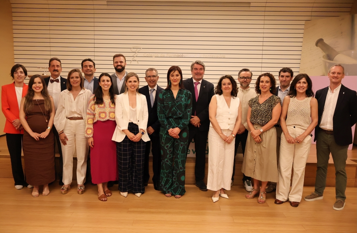 Toma de posesión de los nuevos miembros de la Junta de Gobierno del Colegio de Farmacéuticos de Pontevedra - Colegio de Farmacéuticos de Pontevedra